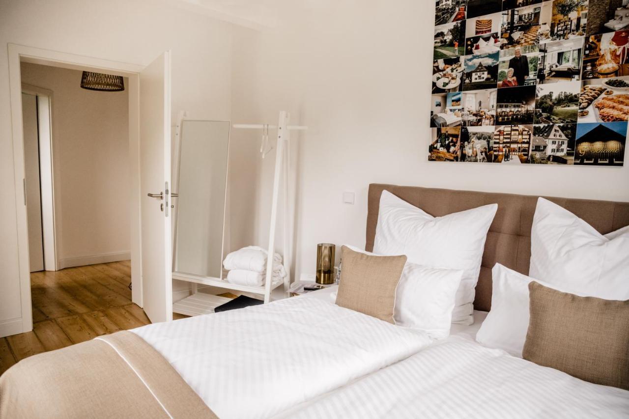 Hotel Gut Landscheid Burscheid Esterno foto