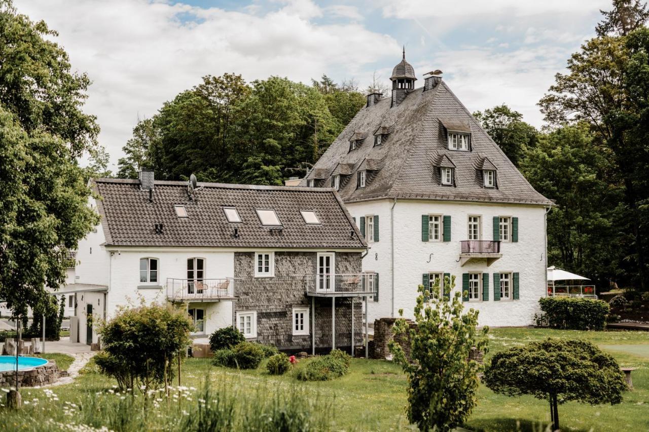 Hotel Gut Landscheid Burscheid Esterno foto
