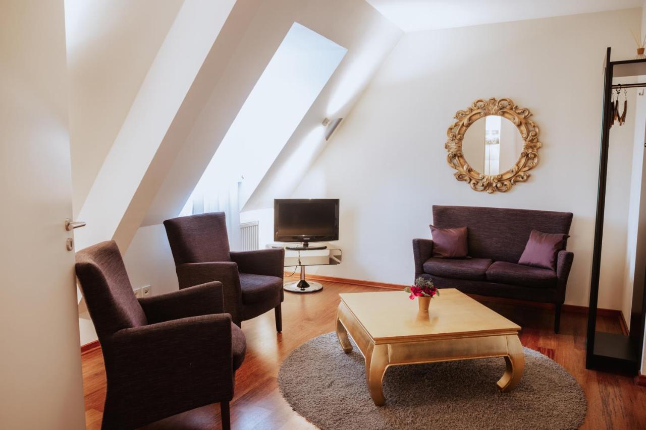 Hotel Gut Landscheid Burscheid Esterno foto