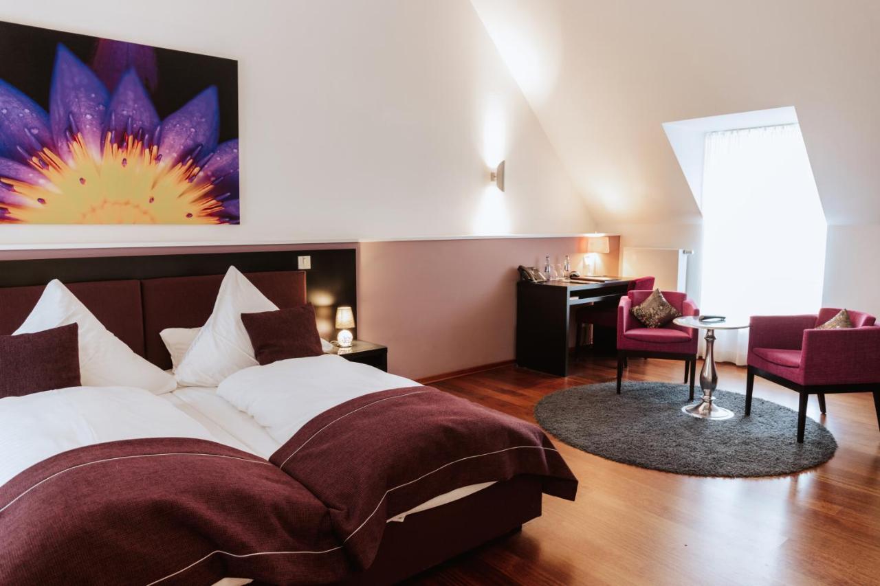 Hotel Gut Landscheid Burscheid Esterno foto