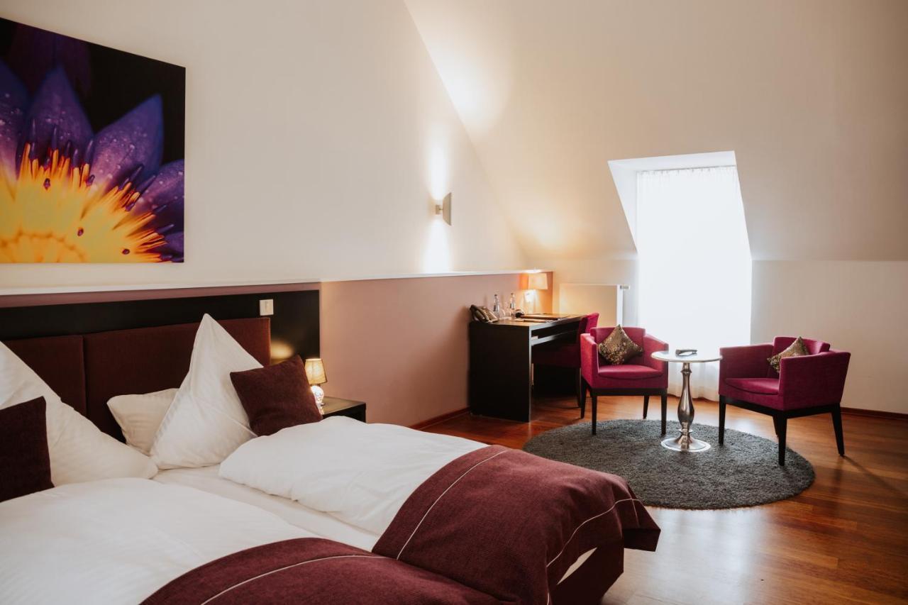 Hotel Gut Landscheid Burscheid Esterno foto
